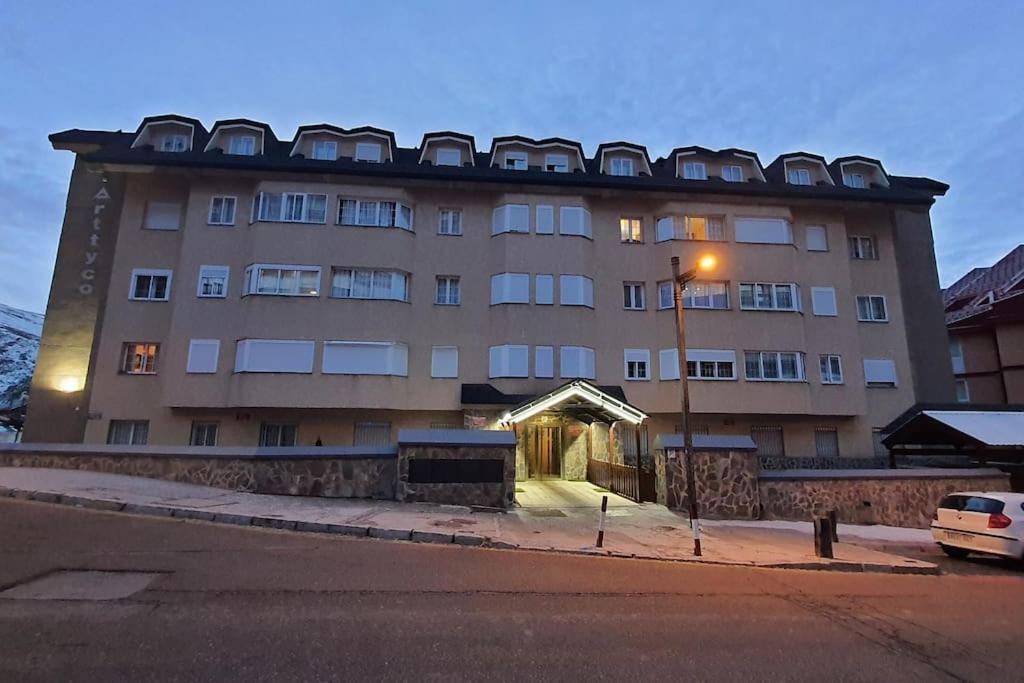 Acogedor Apartamento En Sierra Nevada Con Piscina Acceso Directo A Silla Bagian luar foto